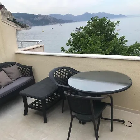 Can Apartments